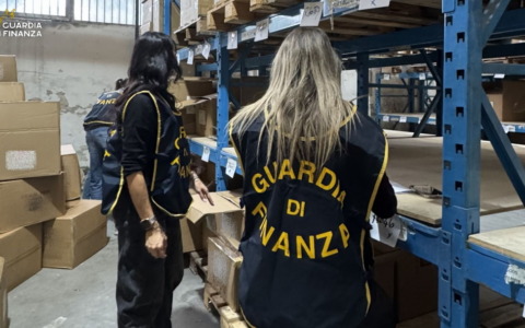 Controlli di Halloween: sequestrati 360mila articoli e addobbi per feste con falso marchio CE