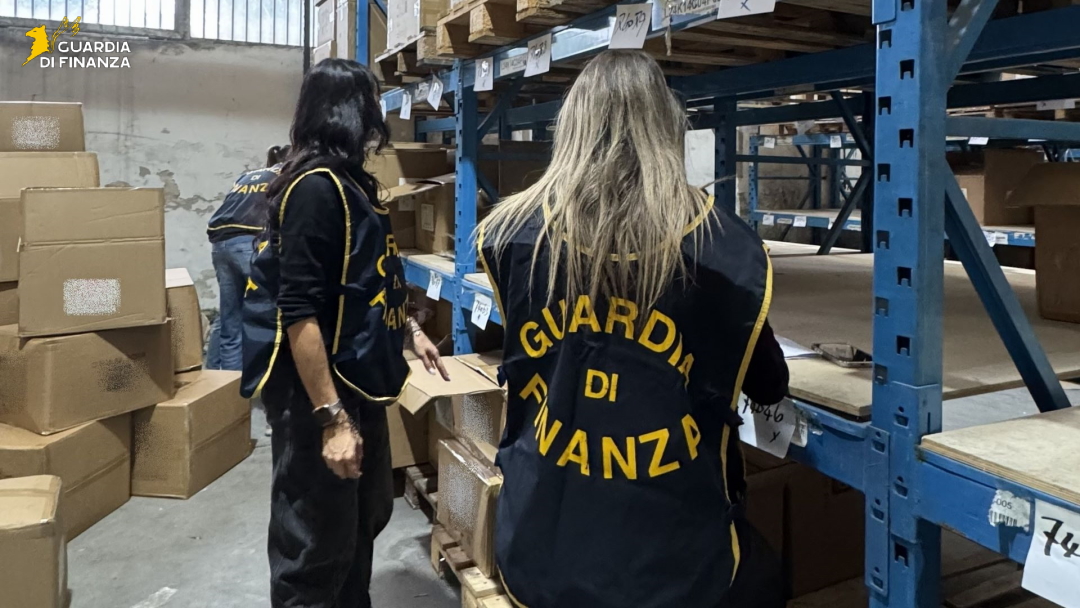 Controlli di Halloween: sequestrati 360mila articoli e addobbi per feste con falso marchio CE