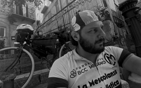 Settecento chilometri lungo l’Adriatico su una bici degli anni Venti